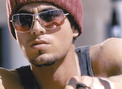 1001_enrique_iglesias_c.jpg